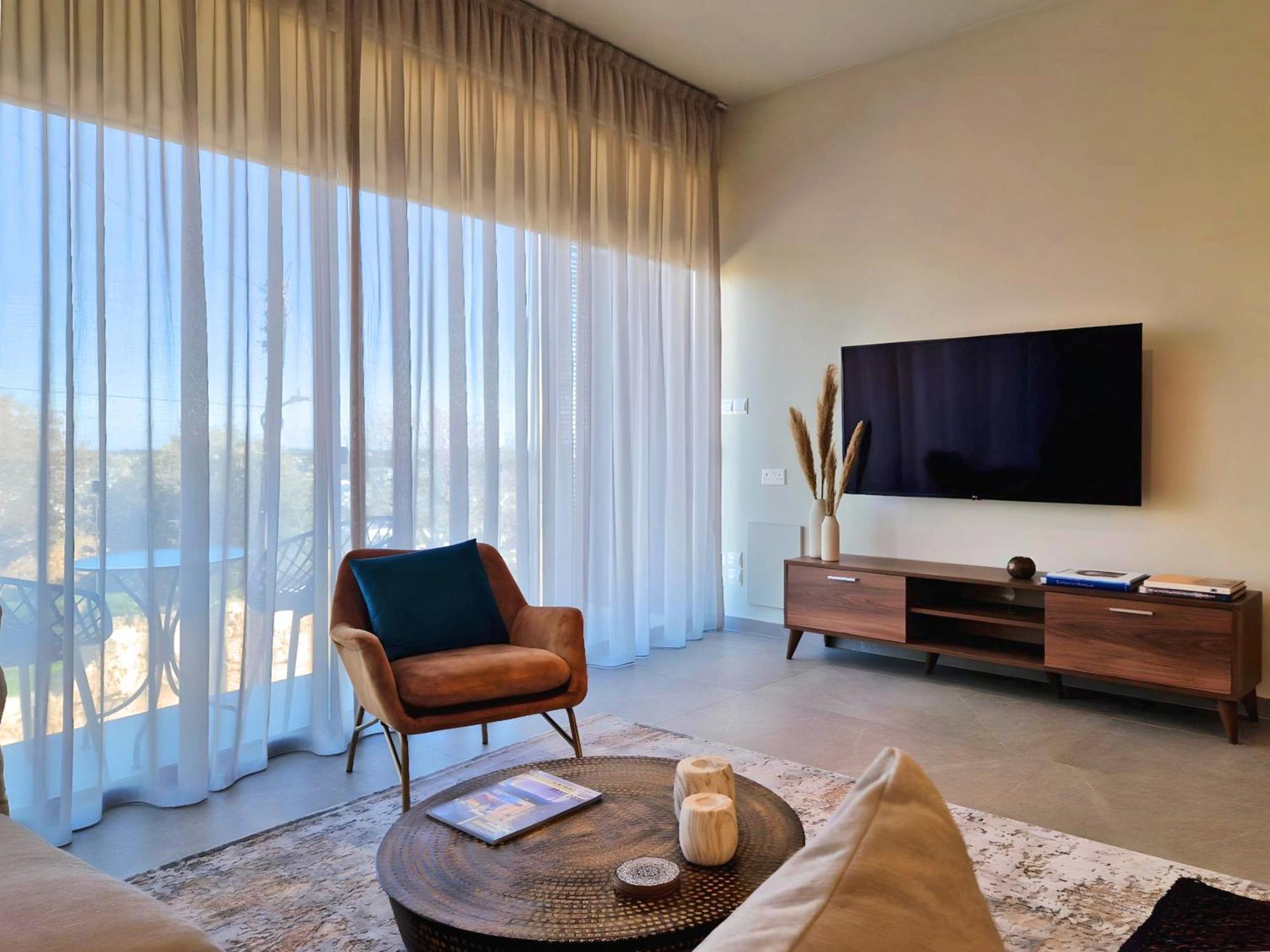 Aeon Residences - In The Heart Of Paphos Exterior foto